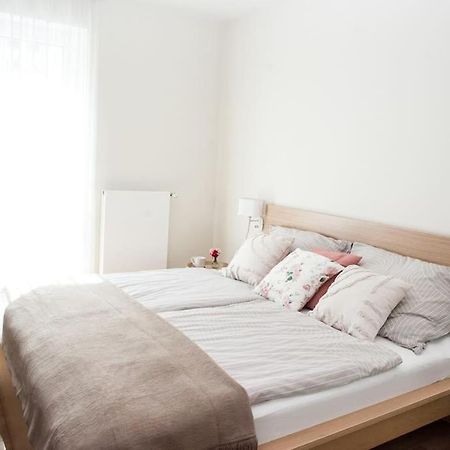 Liszt Apartman Győr Esterno foto