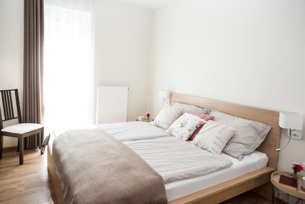 Liszt Apartman Győr Esterno foto