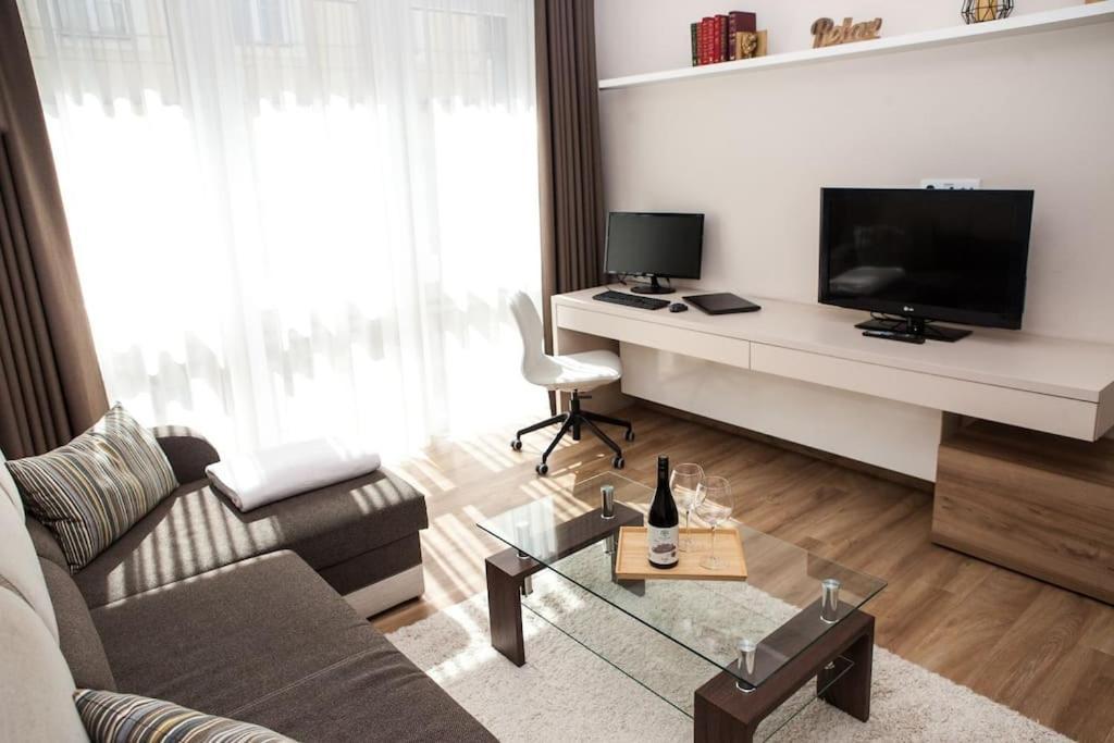Liszt Apartman Győr Esterno foto