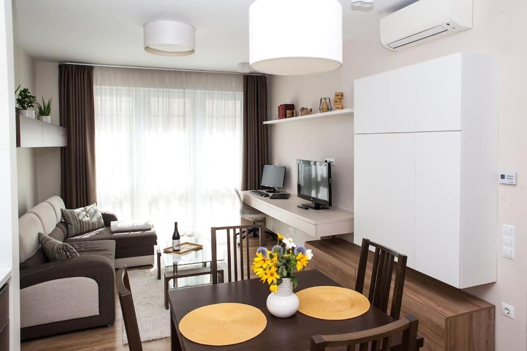 Liszt Apartman Győr Esterno foto
